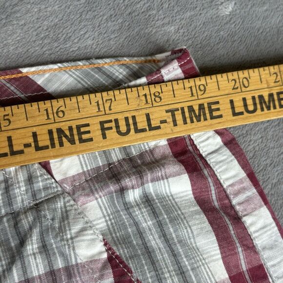 Wrangler Jeans Loose Fit Shorts Mens 36 x 10‎ Red Gray Plaid Casual Outdoor - Picture 9 of 11